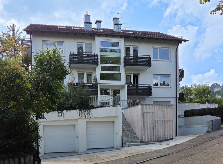 gepflegtes Mehrfamilienhaus Stuttgart Dachgeschosswohnung Charmante 2-Zimmerwohnung mit eigenem Garten