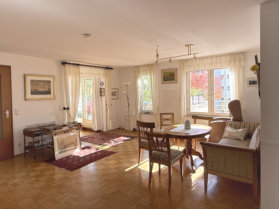 gro�z�giger Wohnraum Wohnung Esslingen-Mitte