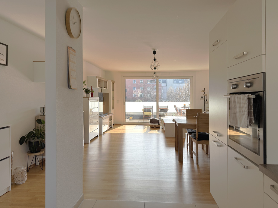 Wohn-/Essraum mit K�che Etagenwohnung Esslingen-Gr�ne H�fe