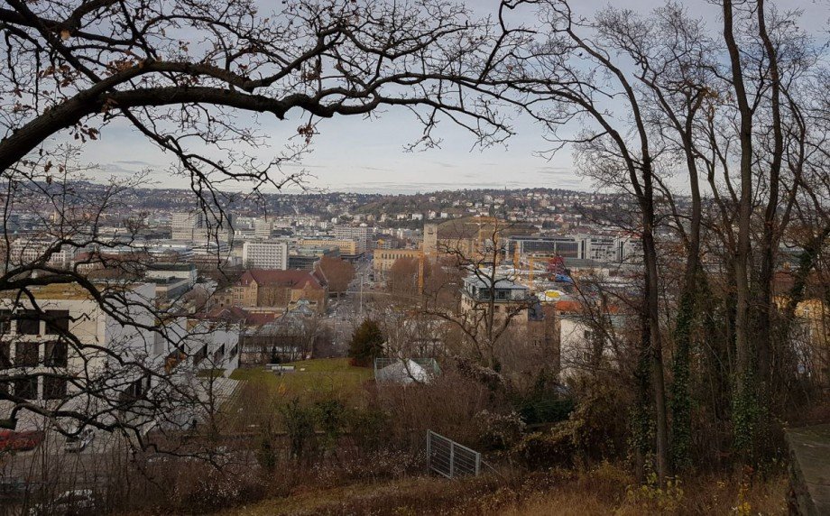 nahe bei den Spazierwegen Etagenwohnung Stuttgart