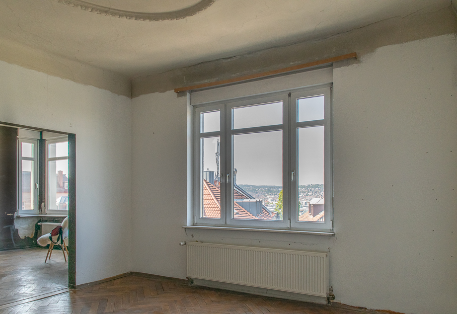 teilweise Stuckelemente Mehrfamilienhaus Stuttgart
