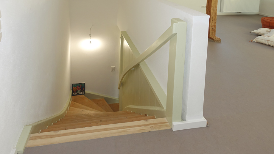 DG Treppe hinunter Wohnung Esslingen-Gartenstadt