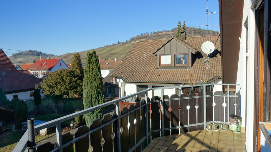 S�dwest-Balkon mit weiten Ausblicken Dachgeschosswohnung Metzingen-Neuhausen