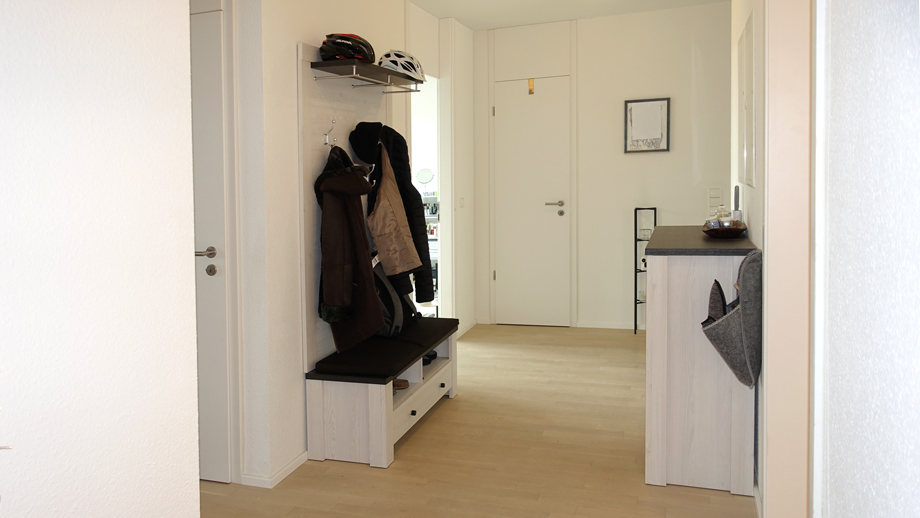 gro�e Diele Etagenwohnung Esslingen-Pliensauvorstadt- Gr�ne H�fe