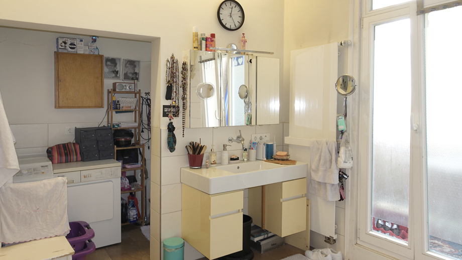 Bad mit Hauswirtschaftsbereich Wohnung Esslingen