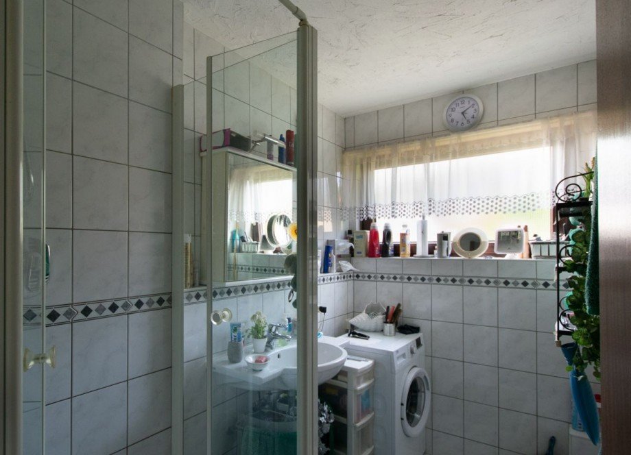 Tageslichbad mit Platz f�r die Waschmaschine Etagenwohnung Stuttgart