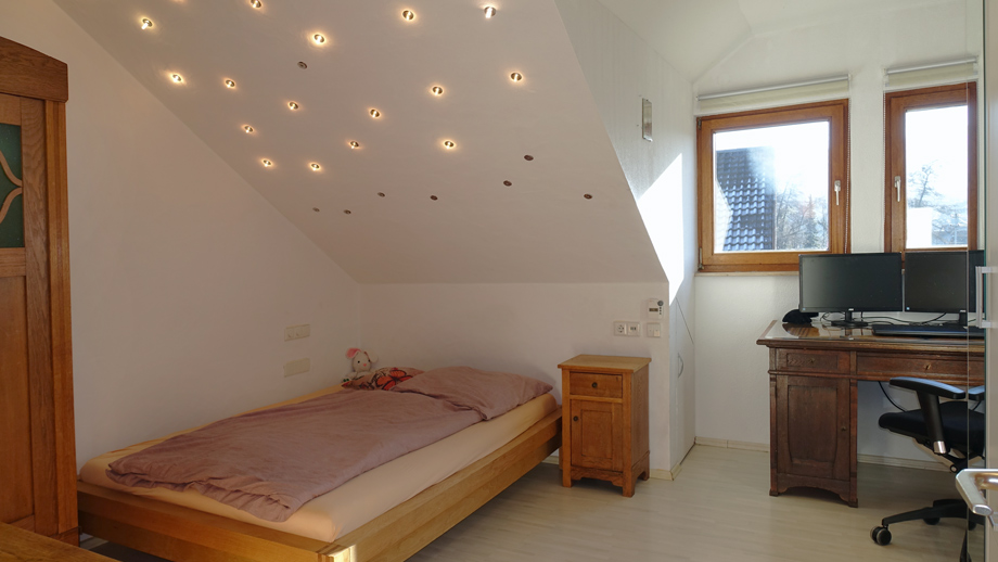 Schlafzimmer mit Sternenhimmel Dachgeschosswohnung Metzingen-Neuhausen