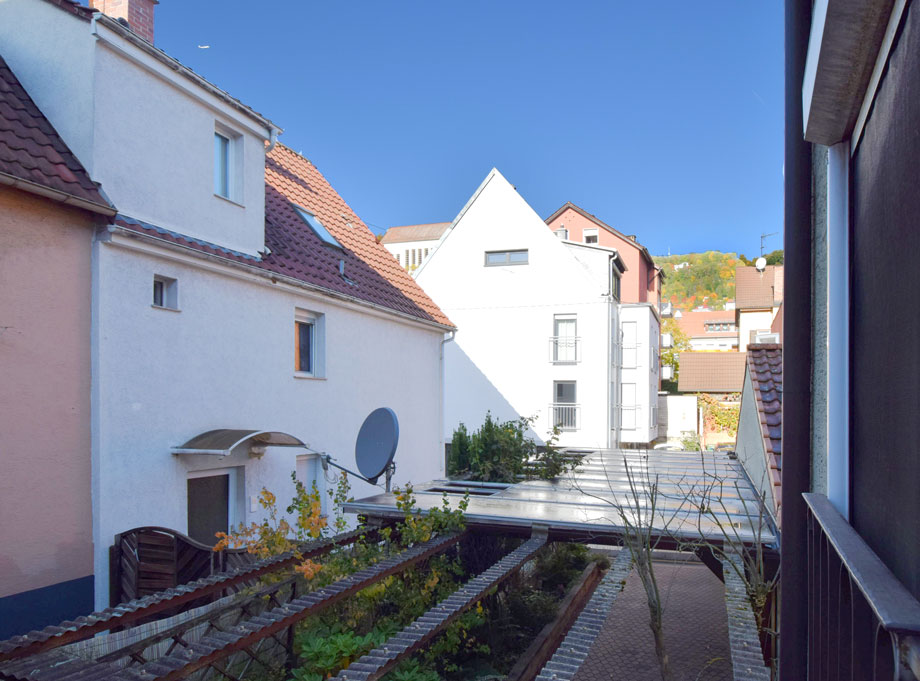 Blick zum Carport Einfamilienhaus Stuttgart