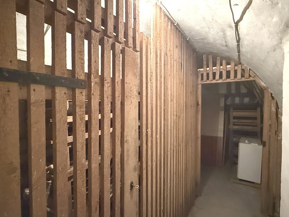UG Gew�lbekeller Mehrfamilienhaus Fellbach