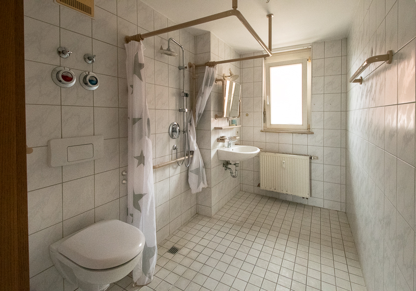 Senioren gerechtes BAD Etagenwohnung B�hmenkirch