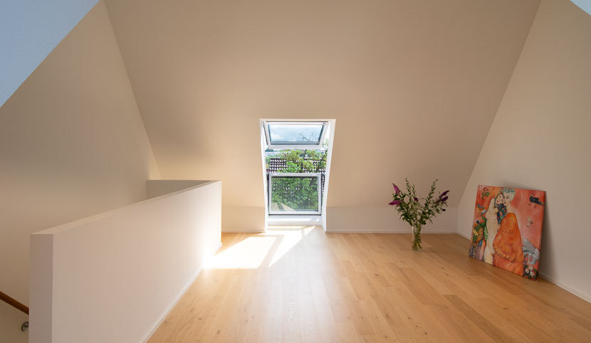 gro�z�gig bis zum Dachfirst Maisonettewohnung Stuttgart-Zuffenhausen