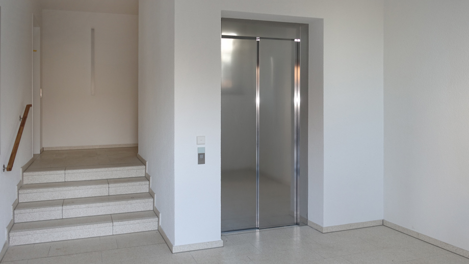 Hauseingang Erdgeschosswohnung Esslingen-Hohenkreuz