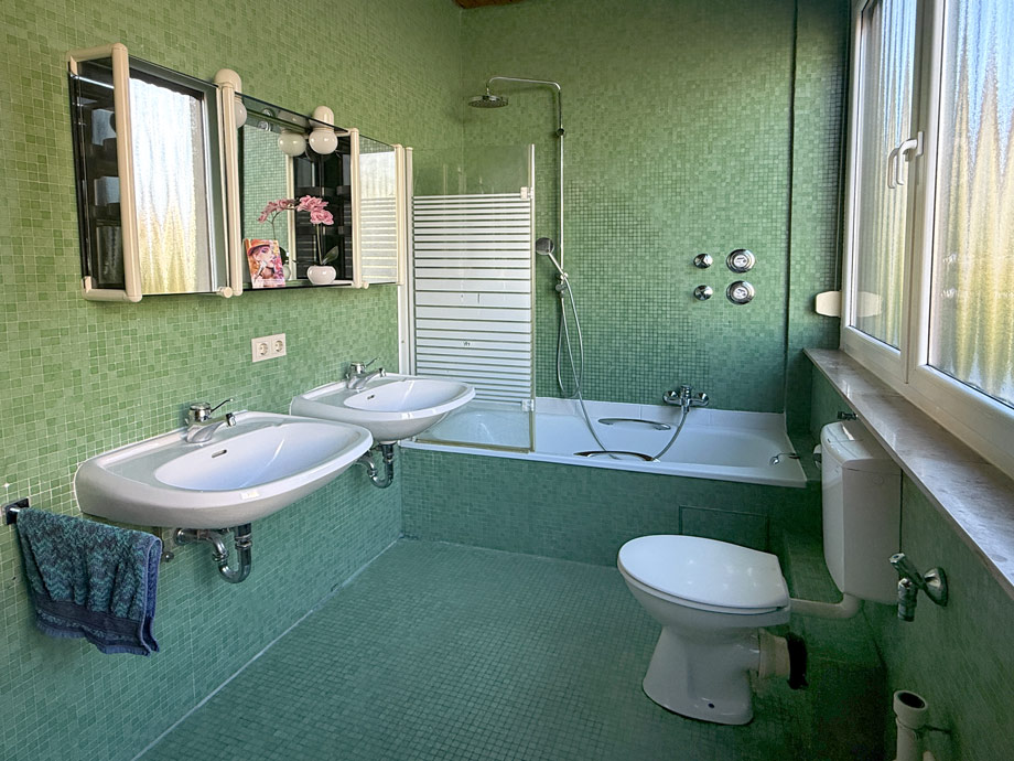 gro�es Tageslicht-Bad Etagenwohnung Esslingen-Oberesslingen