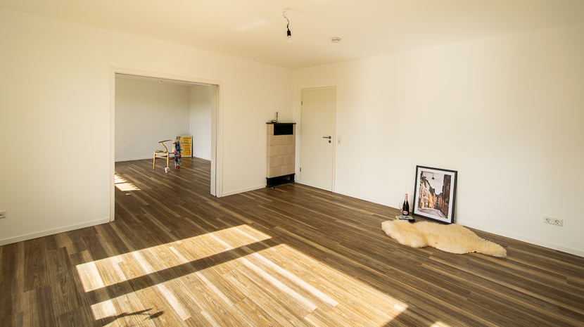 Wohnbereich �ber Schiebet�re in 2 Zimmer teilbar Erdgeschosswohnung Stuttgart