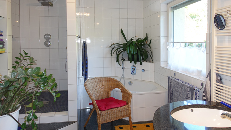 OG Traumbad Doppelhaush�lfte Esslingen-Sulzgries
