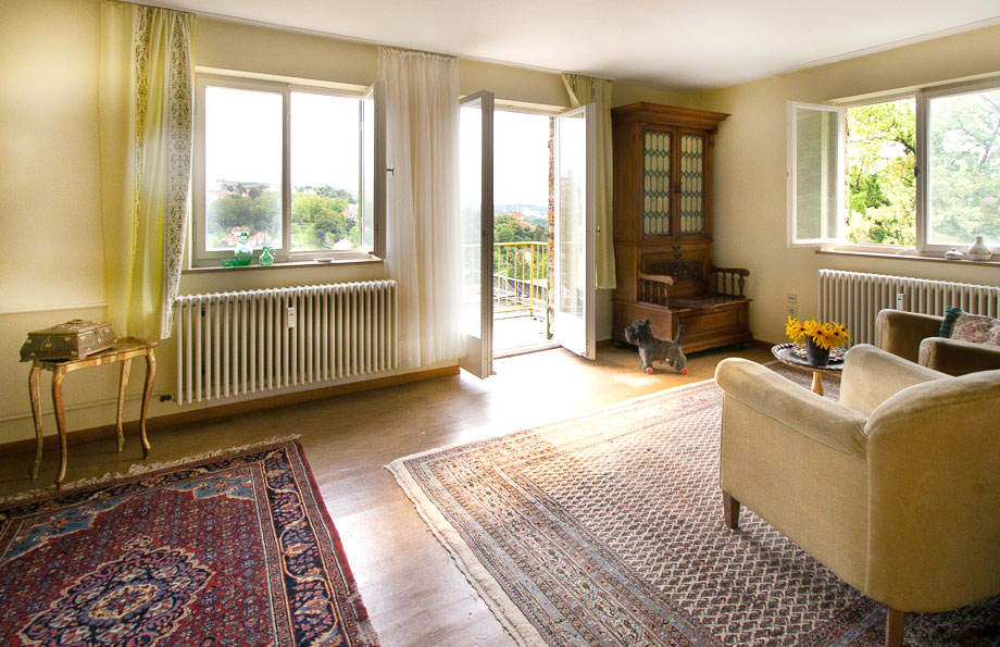 Wohnzimmer im OG Mehrfamilienhaus Esslingen am Neckar
