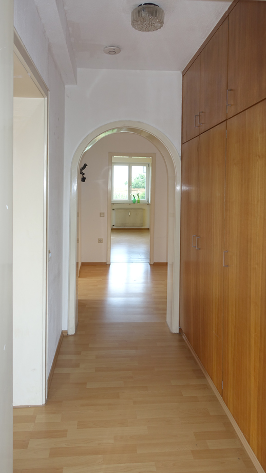 Flur mit Einbauschrank Etagenwohnung Esslingen-Lerchen�cker