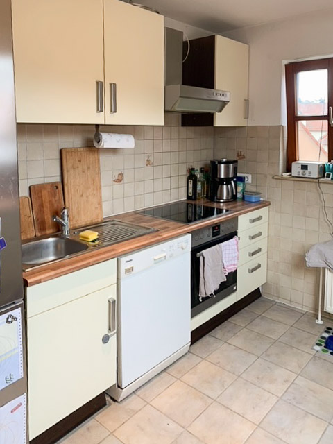 gut ausgestattete K�che Dachgeschosswohnung Reichenbach