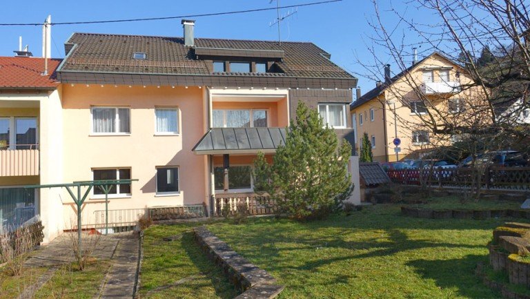  Remshalden-Grunbach Zweifamilienhaus Gro�es Haus mit sch�nem Garten in ruhiger Lage, au�en saniert