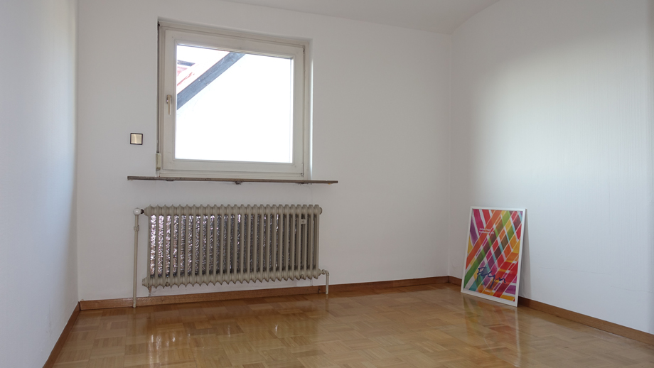 Zimmer 2 mit ca. 10,5 m� Dachgeschosswohnung Esslingen