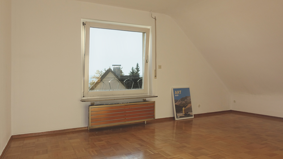 Zimmer 1 mit ca. 14,7 m� Dachgeschosswohnung Esslingen