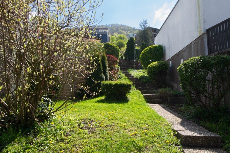 Zugang zum Haus Bad �berkingen Etagenwohnung Sonnige 4 Zimmerwohung mit Garage, Stellplatz und viel Nebenfl�che
