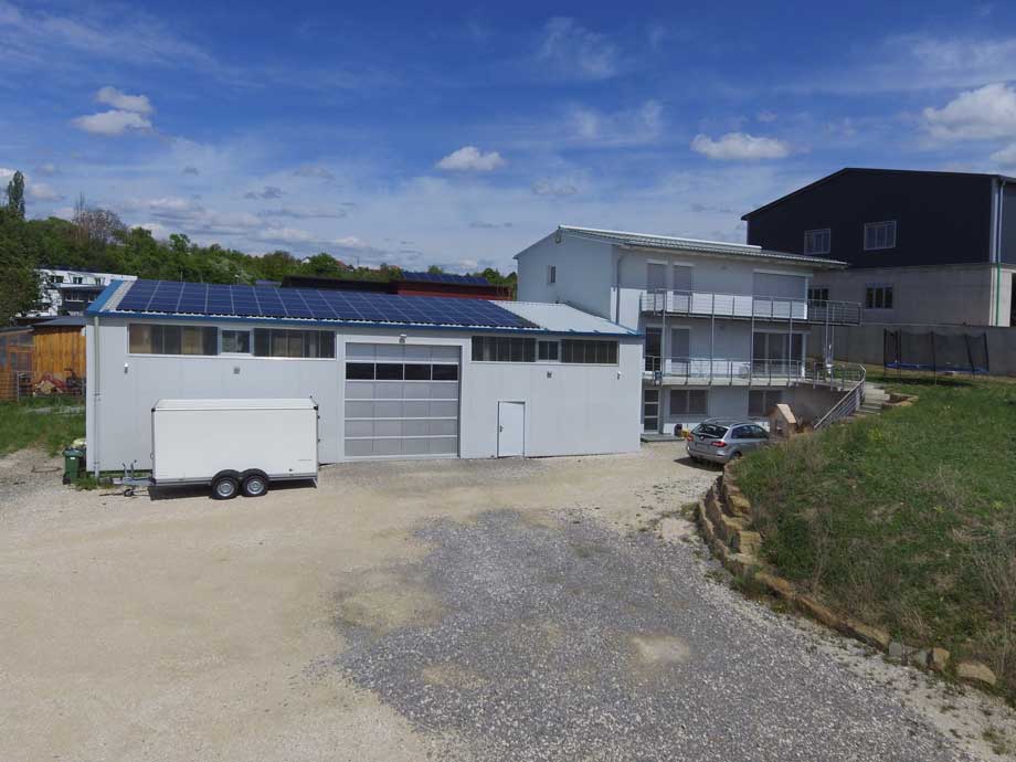 Gewerbehalle + gro�es Grundst�ck Haus Gomaringen