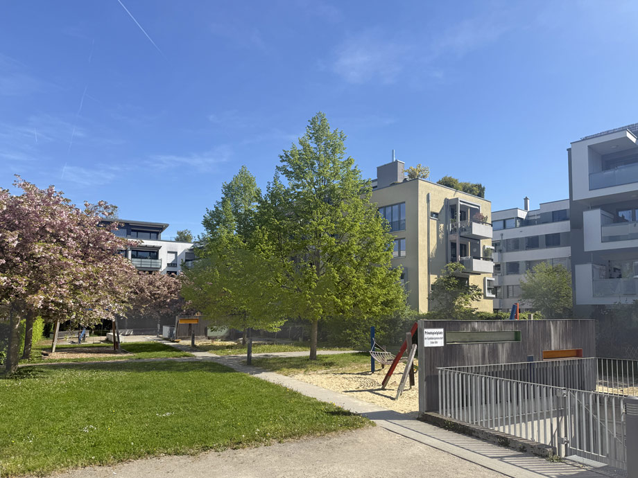 gro�z�giger, privater Innenhof Maisonettewohnung Esslingen-Gr�ne H�fe