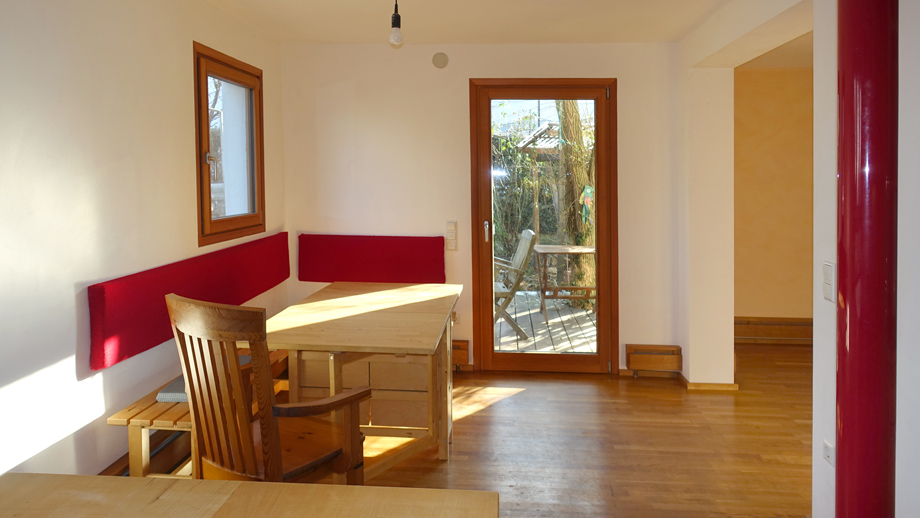 Esszimmer mit Ausgang auf die Terrasse Erdgeschosswohnung Esslingen-Zollberg