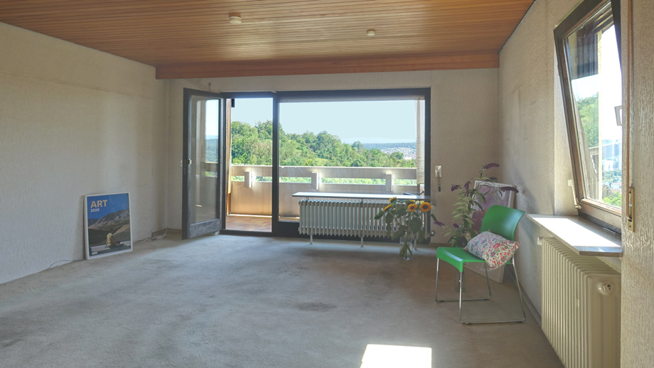 Wohnzimmer mit Ausgang auf den Balkon Einfamilienhaus Esslingen-Zell