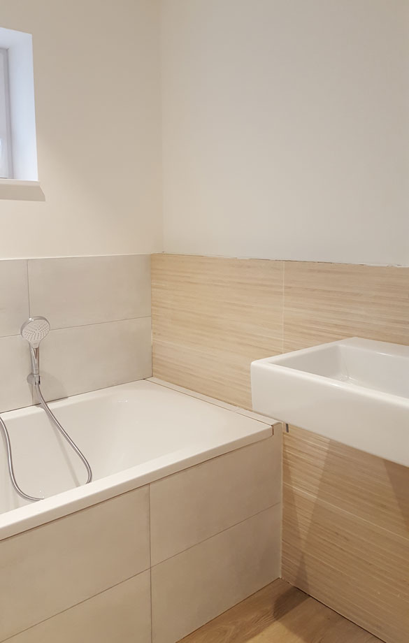 Bad mit Wanne und Dusche Wohnung Stuttgart-Vaihingen