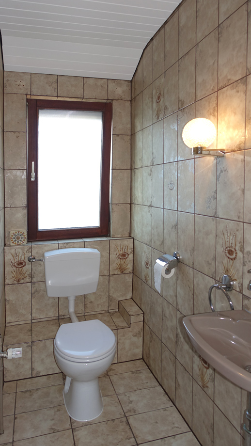 separates WC Dachgeschosswohnung Esslingen