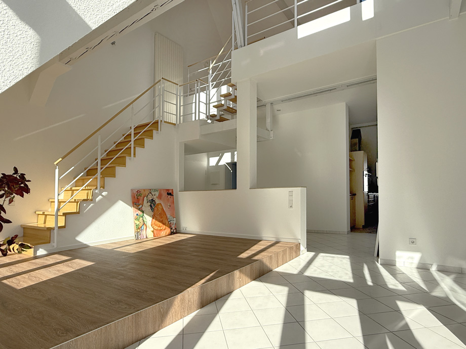 toller Wohnraum Dachgeschosswohnung Ostfildern-Scharnhauser Park