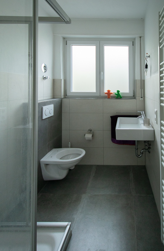 Tageslichtbad mit Dusche Erdgeschosswohnung Stuttgart