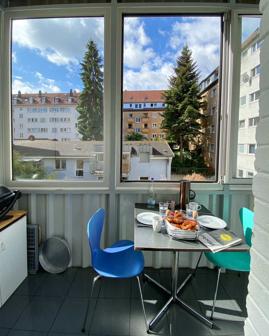 Veranda mit gro�em Fenster Etagenwohnung Stuttgart