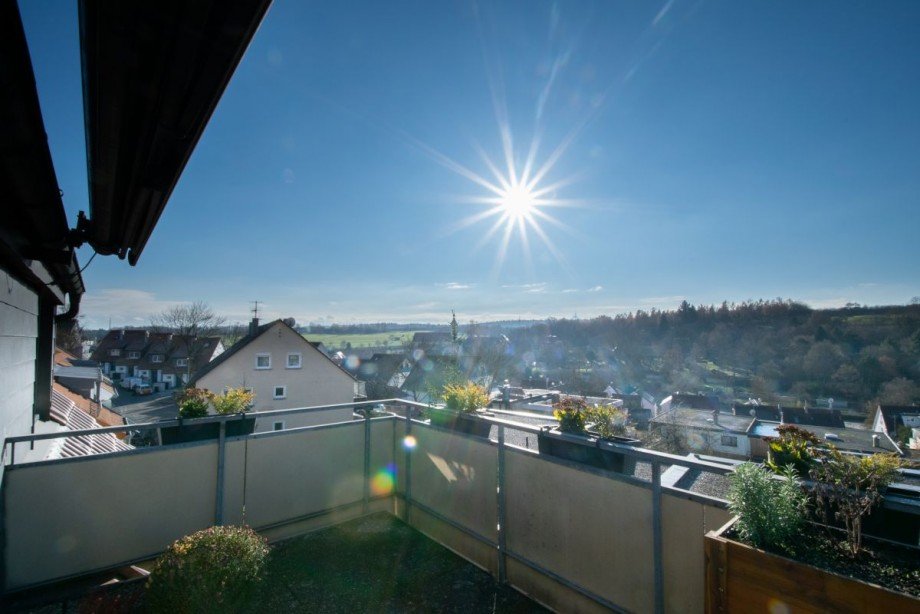 mit tollem Ausblick aus vom Dachbalkon Mehrfamilienhaus Denkendorf