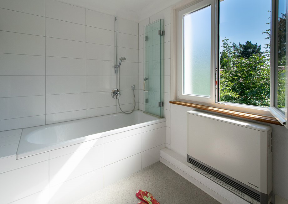 eines der beiden B�der Etagenwohnung Stuttgart