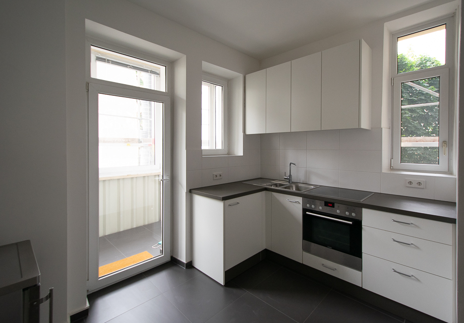 neuwertige Einbauk�che Erdgeschosswohnung Stuttgart