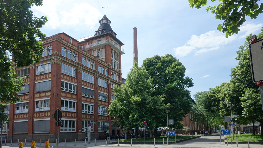 St�dtisches Leben nebenan Wohnung Esslingen