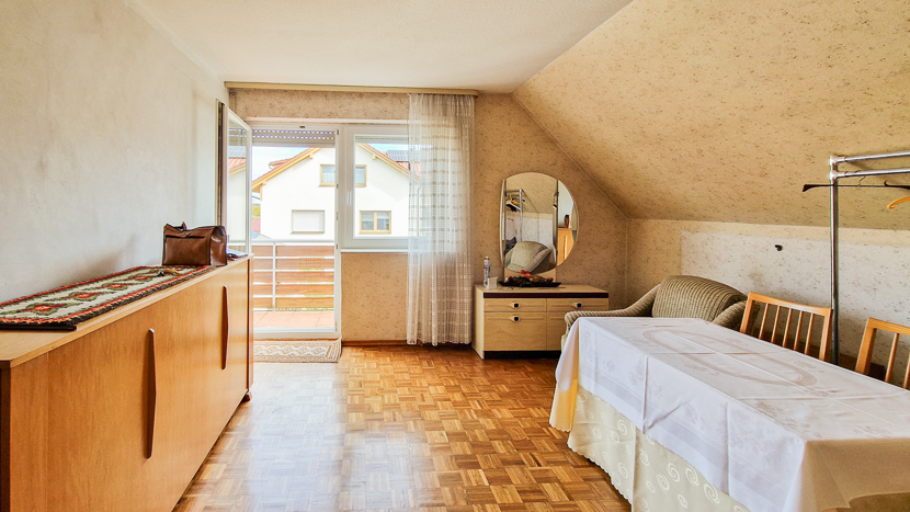 sogar mit Balkon Einfamilienhaus Neenstetten