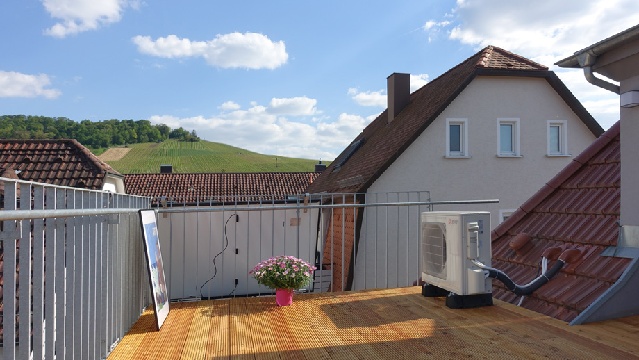 Blick zu den Weinbergen Dachgeschosswohnung Fellbach