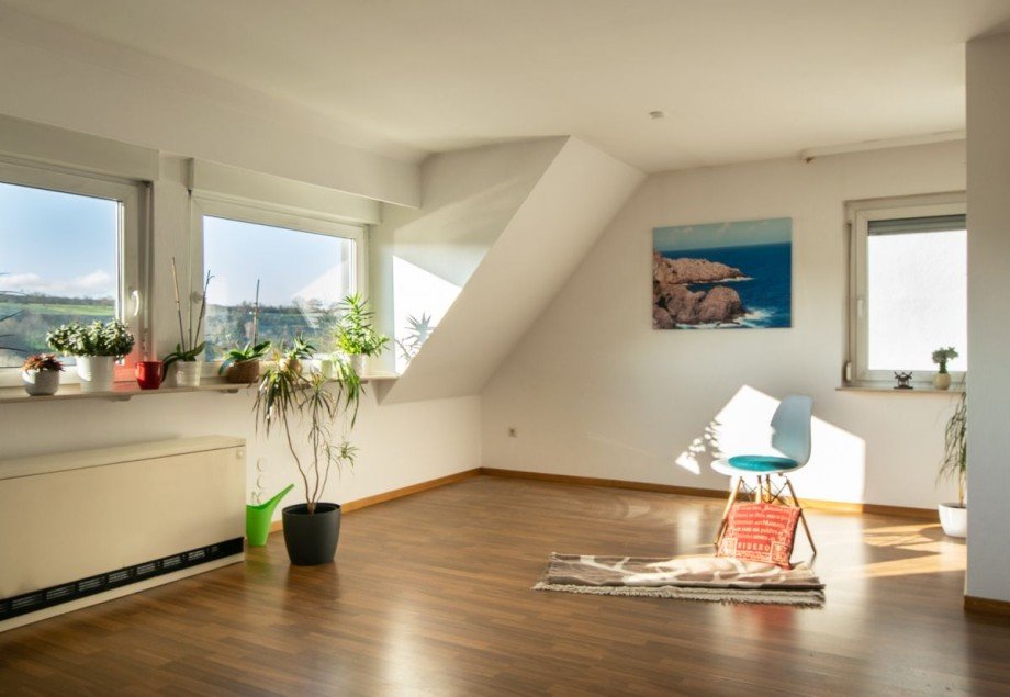 heller, freier Dachwohnung Mehrfamilienhaus Denkendorf