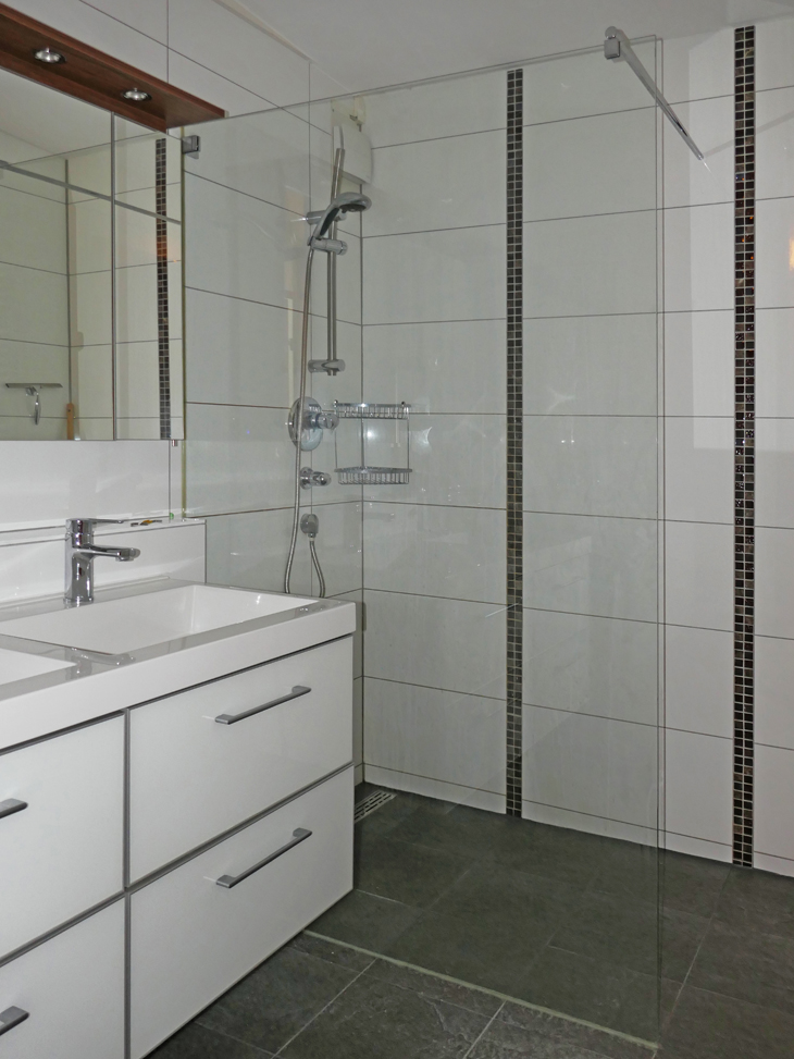 Bad mit bodengleicher Dusche Wohnung Stuttgart-Birkach