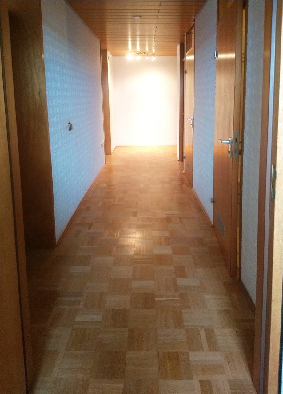 gro�z�giger Flur Etagenwohnung Stuttgart