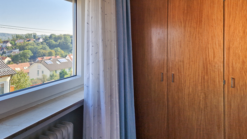 Ankleidezimmer beim Schlafzimmer Zweifamilienhaus Esslingen