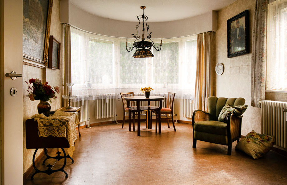 Salon im EG Mehrfamilienhaus Esslingen am Neckar