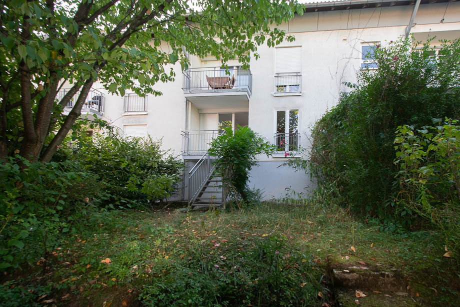 ca. 50m� eigener Garten mit zweiter Terrasse und Rasen Erdgeschosswohnung T�bingen