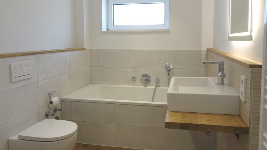 Bad mit Wanne Wohnung Stuttgart-Vaihingen