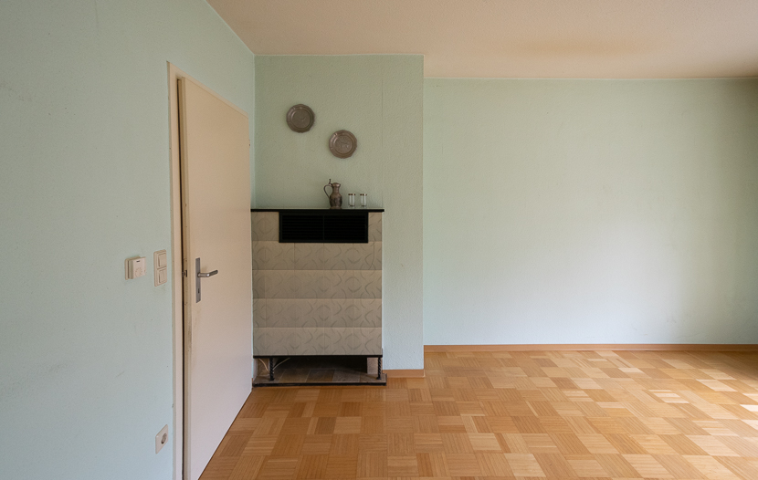 sonniges Wohnzimmer im 1. Stock Zweifamilienhaus Kernen