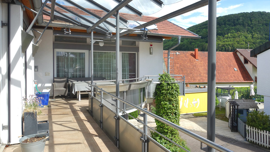 Zugang OG �ber Treppenhausturm Einfamilienhaus M�hlhausen im T�le